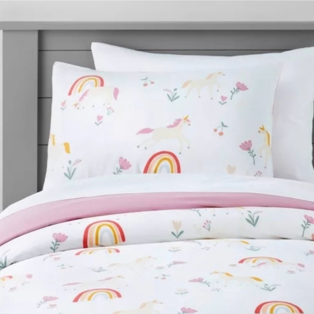 Pillowfort Unicorn and Rainbow Duvet Cover - Pink and White